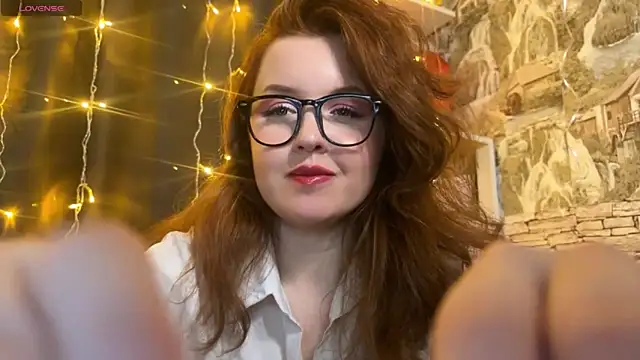 Snapshot of LaurenRossss chatting on February 13, 2:12 am LaurenRossss online show from February 13, 2:12 am