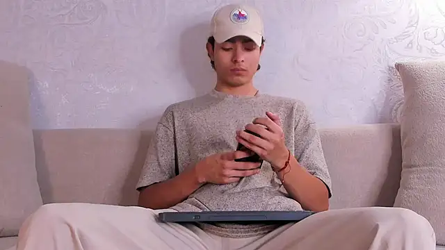 JoshRashfordd online show from October 18, 9:50 pm