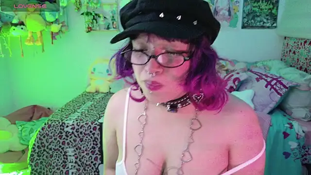 lady noize online show from April 28, 2:27 am
