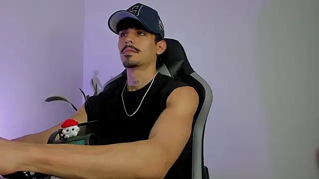 Lukeetaylor online show from May 27, 1:07 pm