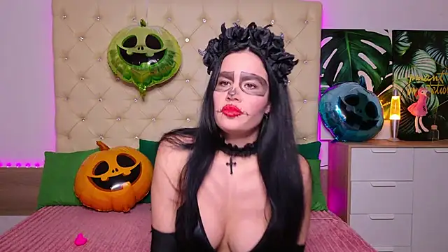 KattieSims online show from October 30, 5:32 pm