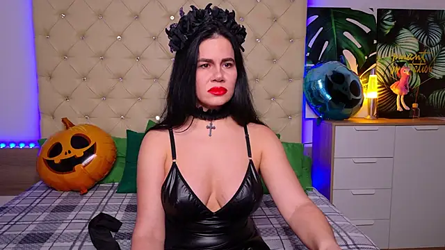 KattieSims online show from October 29, 6:18 pm