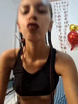 Snapshot of Jazmin-Cerezita chatting on February 12, 12:37 am Jazmin-Cerezita online show from February 12, 12:37 am