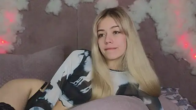 STELLA RICH online show from February 22, 3:56 am