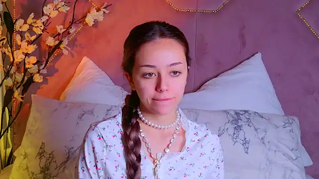 STELLA RICH online show from October 10, 9:15 pm