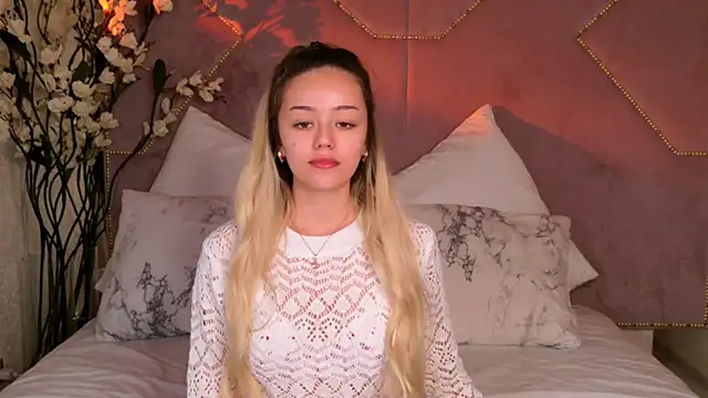STELLA RICH online show from September 12, 8:52 pm