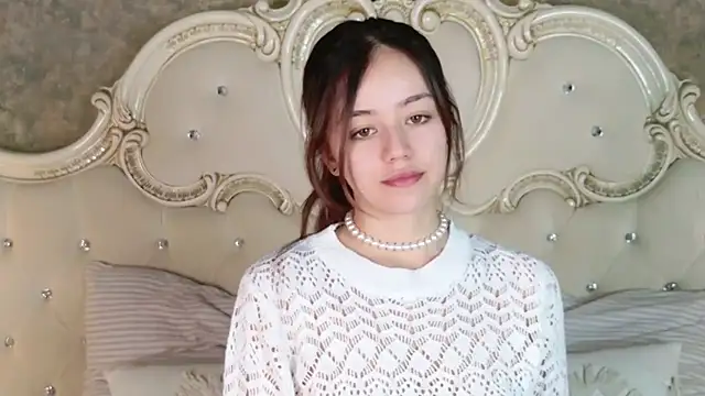 STELLA RICH online show from November 13, 11:25 am