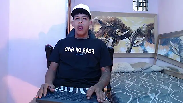 Snapshot of mr_stiven_ chatting on March 23, 2:15 am mr stiven  online show from March 23, 2:15 am