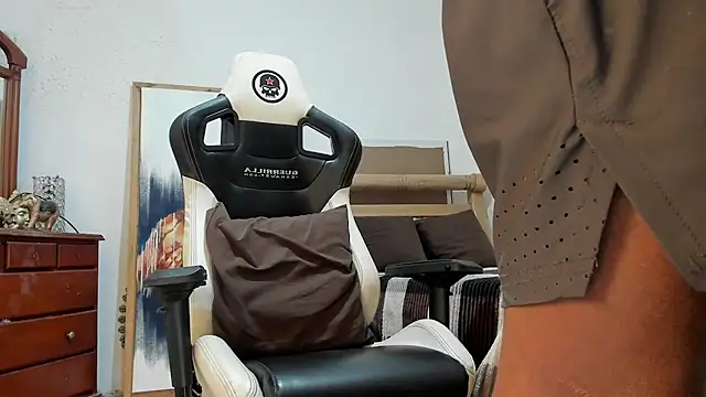 mr stiven  online show from March 17, 3:09 am