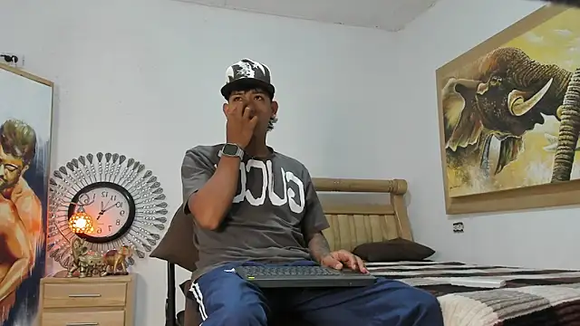 mr stiven  online show from April 16, 3:29 am