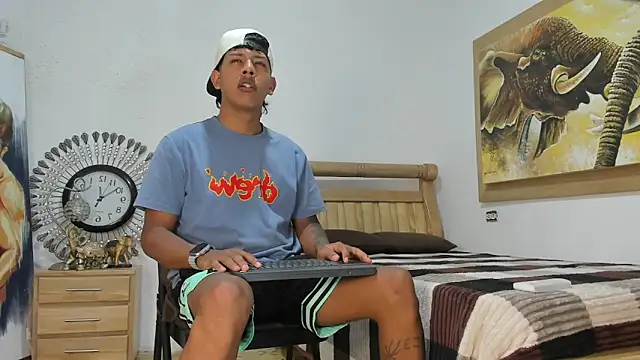 mr stiven  online show from April 19, 4:13 am