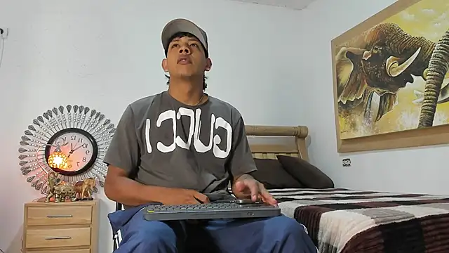 mr stiven  online show from April 12, 3:10 am