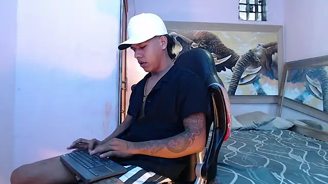 Snapshot of mr_stiven_ chatting on March 23, 5:21 am mr stiven  online show from March 23, 5:21 am