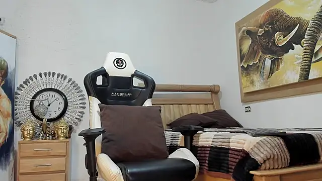 mr stiven  online show from March 25, 3:17 am