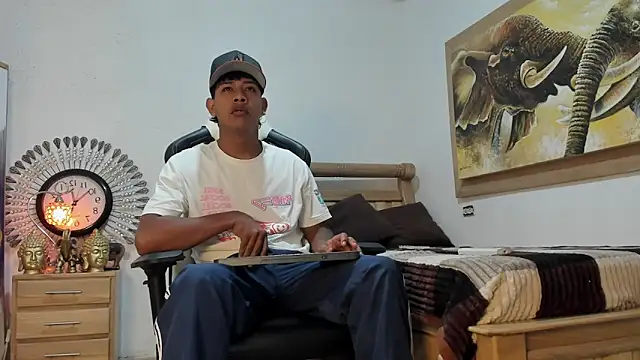 mr stiven  online show from April 1, 2:46 am