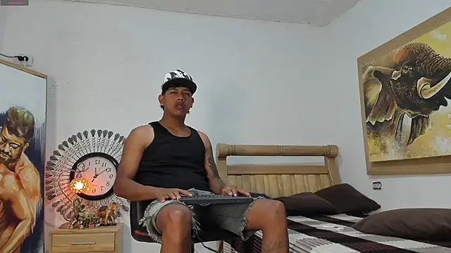 mr stiven  online show from May 5, 2:47 am