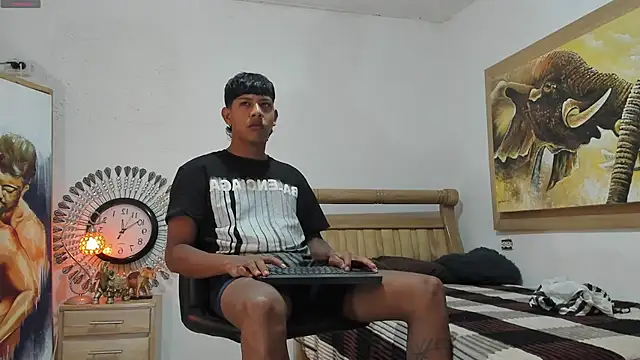 mr stiven  online show from May 26, 3:37 am