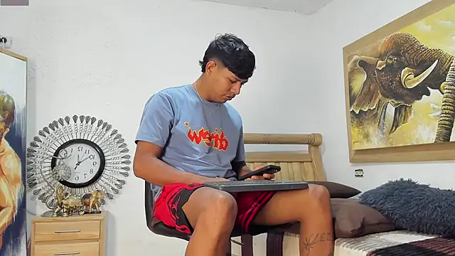 mr stiven  online show from May 4, 2:37 am