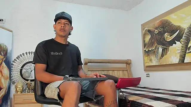 mr stiven  online show from April 9, 2:57 am