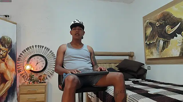 mr stiven  online show from May 9, 3:32 am
