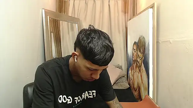 mr stiven  online show from December 3, 3:40 am