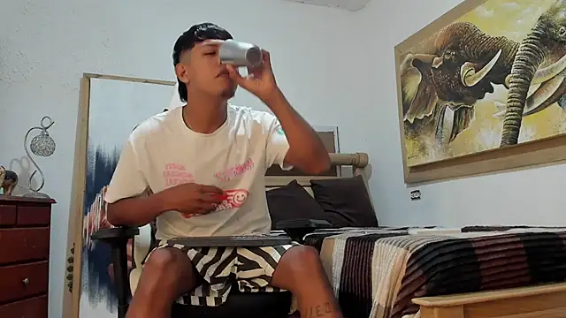 mr stiven  online show from March 19, 3:39 am