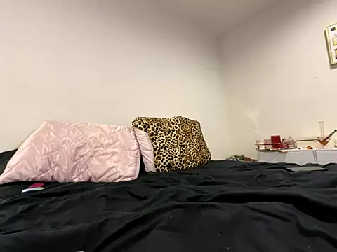 Snapshot of Charismasweets chatting on October 19, 1:52 am Charismasweets online show from October 19, 1:52 am