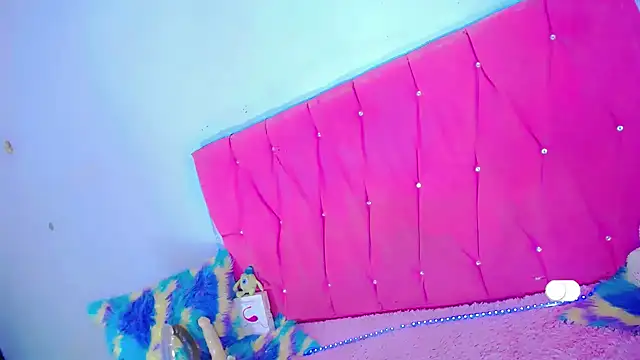 Theylor Rouse online show from October 16, 8:22 am