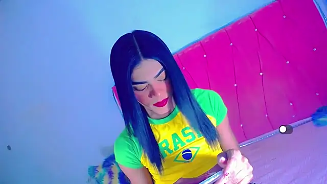 Theylor Rouse online show from October 26, 8:37 am