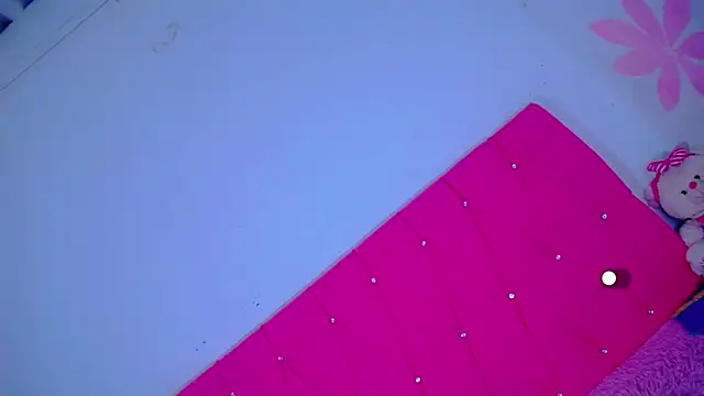 Theylor Rouse online show from December 19, 5:32 am