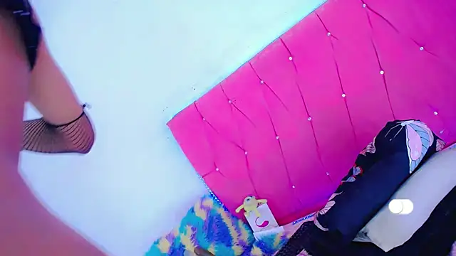 Theylor Rouse online show from October 12, 10:00 pm