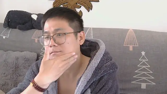 866532 online show from December 1, 6:36 am