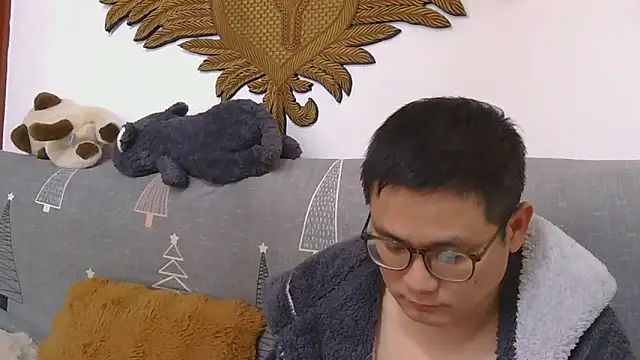 866532 online show from March 26, 8:12 am