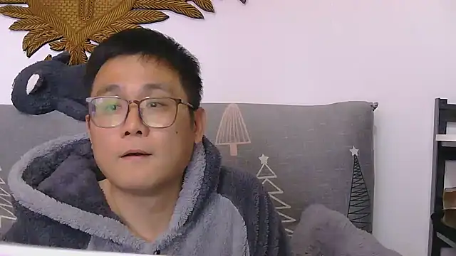 866532 online show from December 3, 12:37 pm