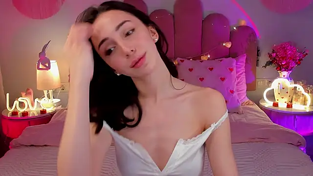 ElsaYoung online show from February 8, 8:28 pm