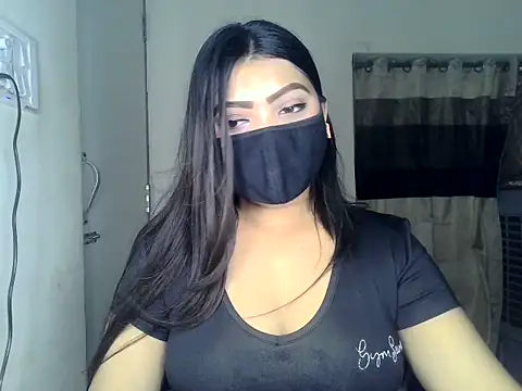 Snapshot of ishi_Beauty chatting on July 11, 5:52 am ishi Beauty online show from July 11, 5:52 am