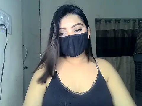 Snapshot of ishi_Beauty chatting on July 19, 4:43 am ishi Beauty online show from July 19, 4:43 am