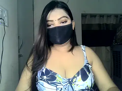 Snapshot of ishi_Beauty chatting on July 17, 4:32 am ishi Beauty online show from July 17, 4:32 am