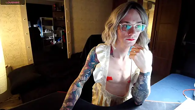 Julia dolls online show from November 6, 6:12 pm