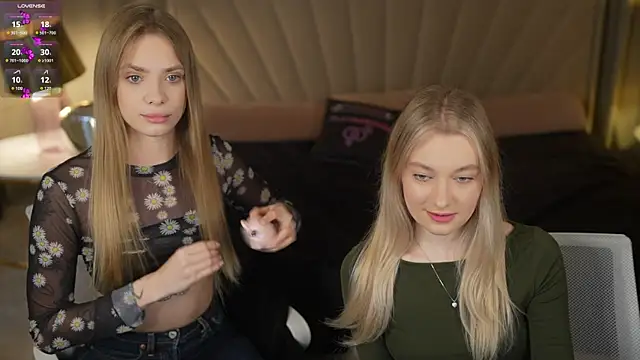 Ewa Pearl online show from December 2, 3:25 pm