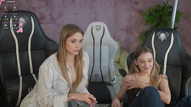 Ewa Pearl online show from November 3, 7:28 pm