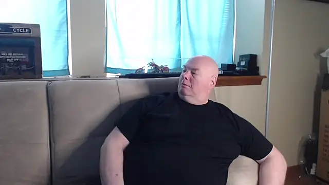 Snapshot of harley99574 chatting on April 17, 1:36 pm harley99574 online show from April 17, 1:36 pm