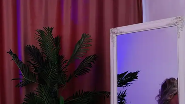 Snapshot of FelyJolie chatting on March 20, 8:53 am FelyJolie online show from March 20, 8:53 am