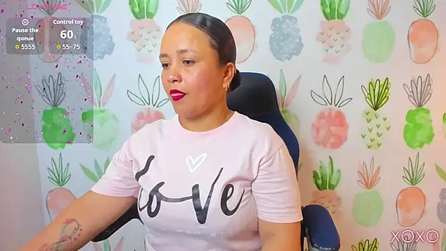 Snapshot of linda_rios_ chatting on October 21, 7:13 pm linda rios online show from October 21, 7:13 pm