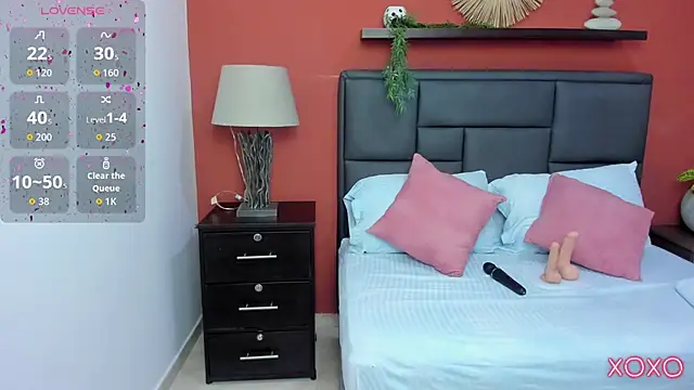 Snapshot of linda_rios_ chatting on October 15, 7:22 pm linda rios online show from October 15, 7:22 pm