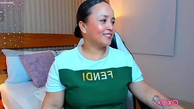 linda rios  online show from June 16, 8:42 pm