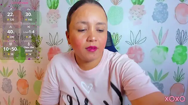 linda rios  online show from November 7, 7:18 pm