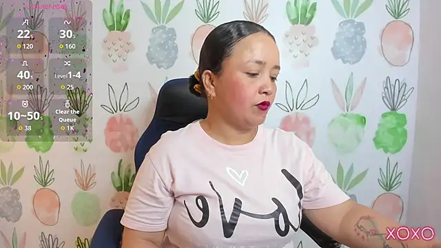 linda rios  online show from October 23, 7:23 pm