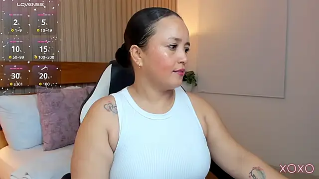 linda rios  online show from June 13, 8:40 pm