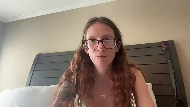 Snapshot of yourstrulylivy69 chatting on February 21, 7:43 pm yourstrulylivy69 online show from February 21, 7:43 pm